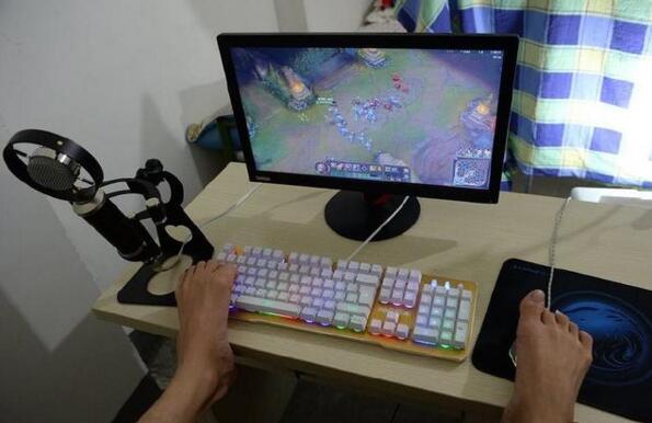 玩游戏,沉迷游戏,孩子沉迷游戏,孩子玩游戏的坏处,游戏